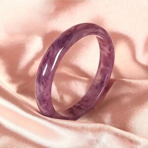 Inspired Acrylic Amethyst Bracelet with Delicate Lilac Hue
